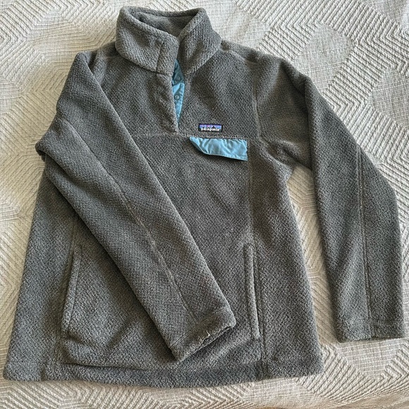 Patagonia Gray Fleece with Blue Trim - Picture 1 of 5